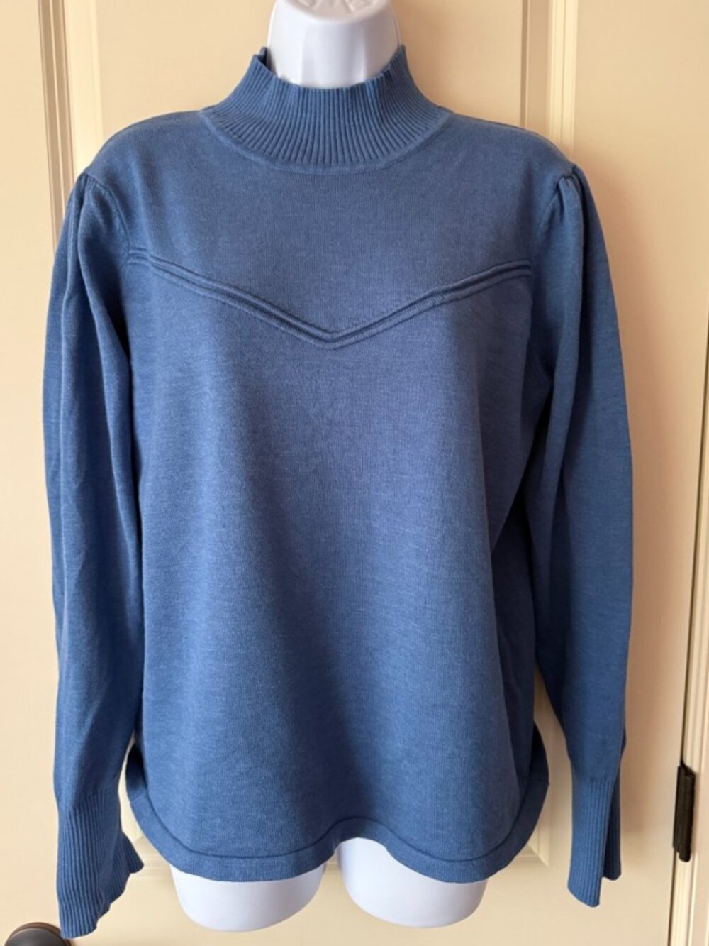 TWRHLL by Christie Brinkley Sweater size XK